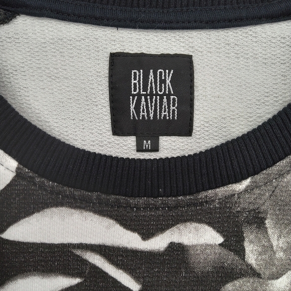 BLACK KAVIAR ROSE FLORAL SWEATSHIRT SIZE MEDIUM - Picture 2 of 8